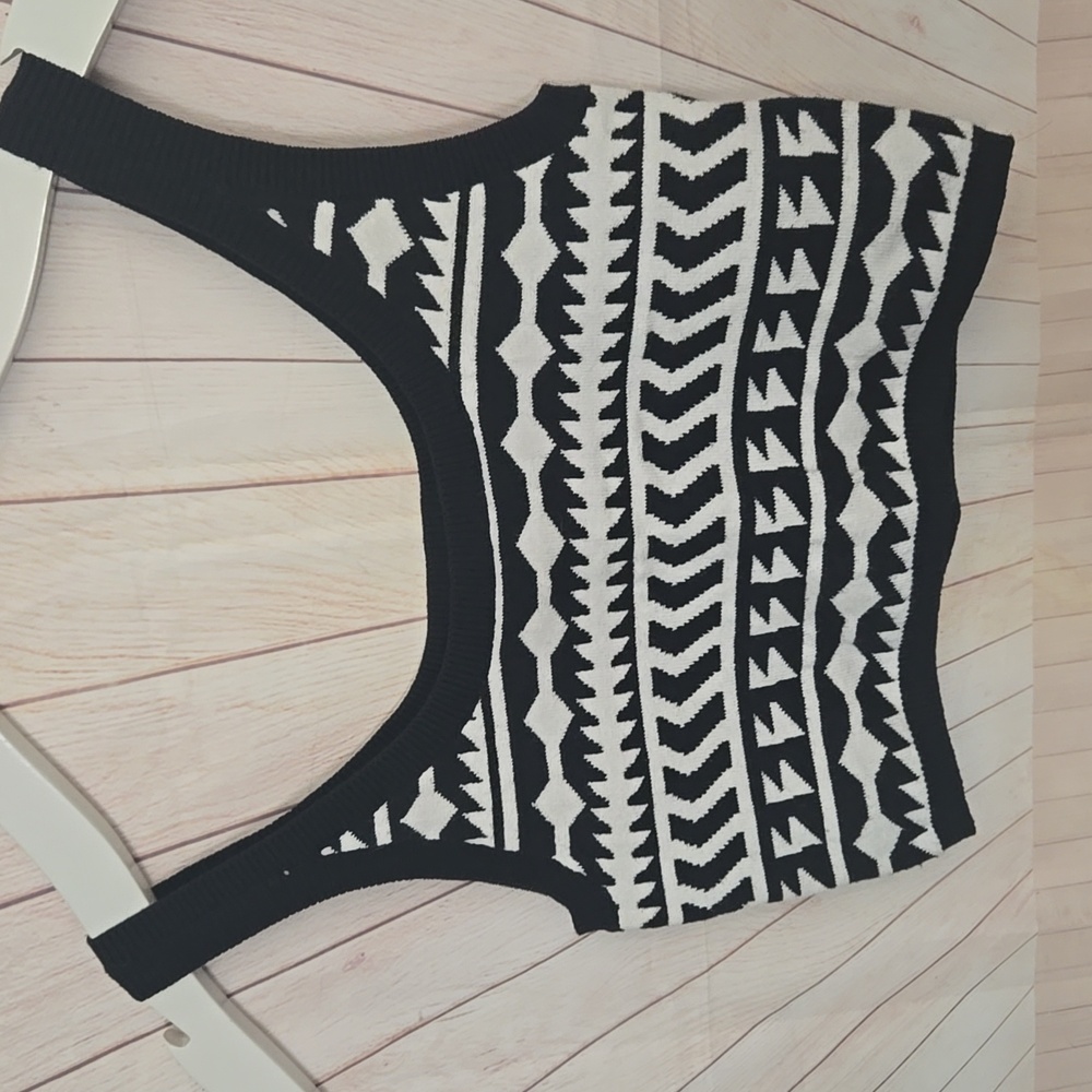 Ecote Knit Crop Top Black And White Small URBAN OUTFITTERS Stretchy Knitted - Picture 2 of 6